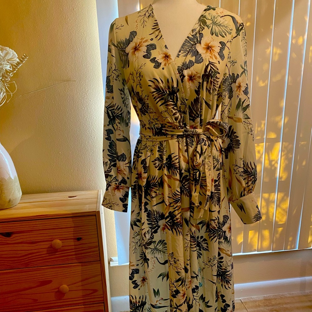 Maxi dress multi colored beauty. Size M
